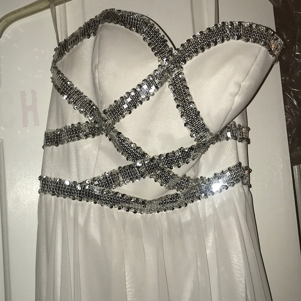 LONG WHITE DRESS - Picture 2 of 6